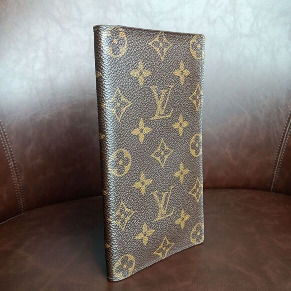 Louis Vuitton Large Size Monogram Cancas Leather Bi-Fold Wallet - Picture 2 of 11
